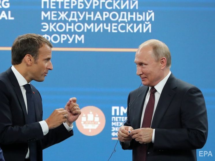 Французи подарували Путіну сувенірного півня