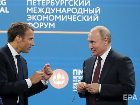Французы подарили Путину сувенирного петуха