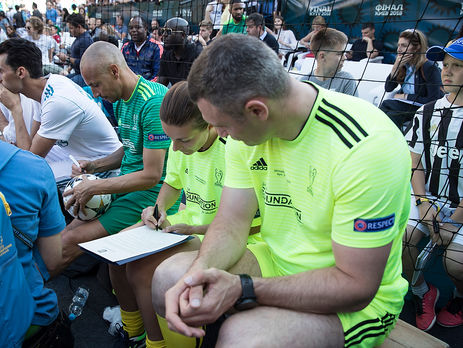 Відомі спортсмени підписали звернення Кличка з вимогою звільнити Сенцова