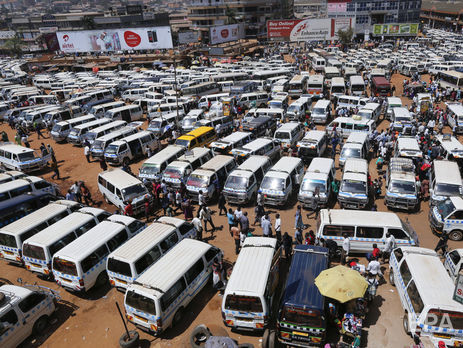 В Уганде в ДТП с участием автобуса и трактора погибло 48 человек