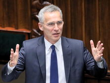 Столтенберг заявил, что Украина и Грузия являются