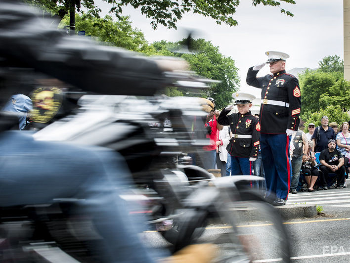 У Вашингтоні байкери провели щорічний мотопарад у пам'ять про загиблих військовослужбовців. Відео