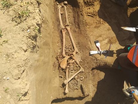 На місці зруйнованого пам'ятника археологи виявили поховання