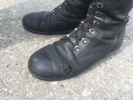 Бутусов про армію РФ: Три роки ці ідіоти не можуть налагодити випуск нормальних берців! Покірне стадо мовчить