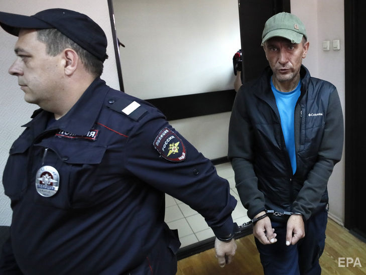 Чоловіка, який пошкодив картину Рєпіна у Третьяковці, заарештували на два місяці