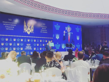 Порошенко: Церква має бути відділена від держави, але в першу чергу – від сусідньої держави, від країни-агресора