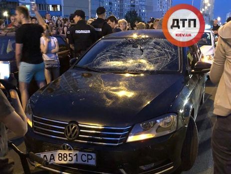 В Киеве медики стабилизировали состояние подростка, сбитого спецавтомобилем полиции