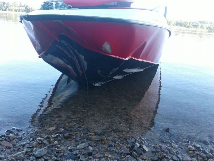 На реке в Херсонской области столкнулись две моторные лодки, есть погибший