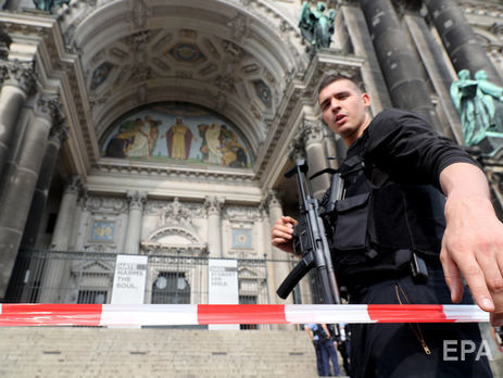 В Берлинском соборе полиция стреляла в дебошира, он ранен