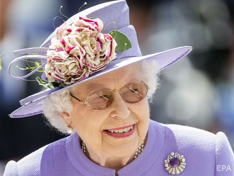 К 65-й годовщине коронации Елизаветы II в Великобритании выпустили килограммовую серебряную монету