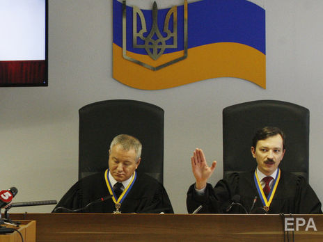 Оболонский суд перенес заседание по делу о госизмене Януковича на 6 июня