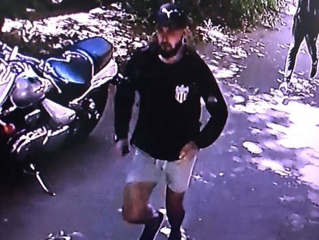 Опублікували фотографії двох невідомих, підозрюваних у нападі на активіста Устименка в Одесі