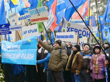 Из Донецка и Луганска отправляют спецпоезда с митингующими для участия в акции регионалов