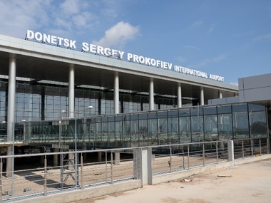 СМИ: Террористы за утро дважды нападали на аэропорт в Донецке
