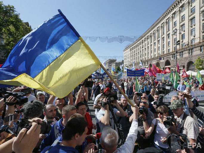﻿Понад 70% українців очікують рішучих реформ у країні – опитування