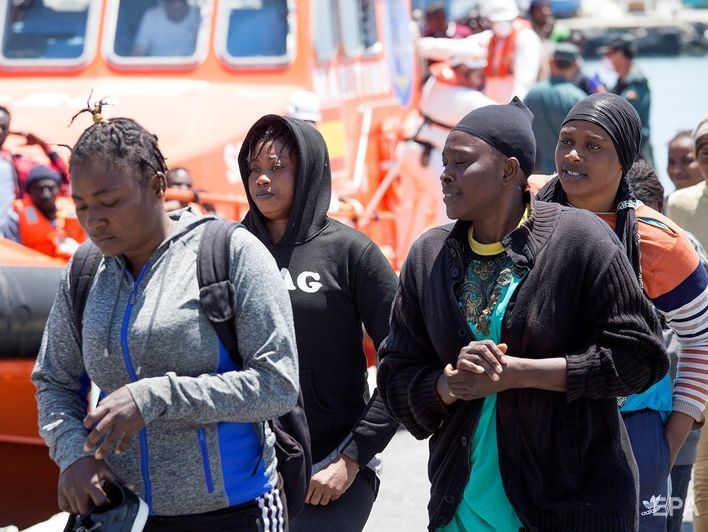 ﻿Іспанія погодилася прийняти судно із 629 мігрантами, яке не допустили в Італію