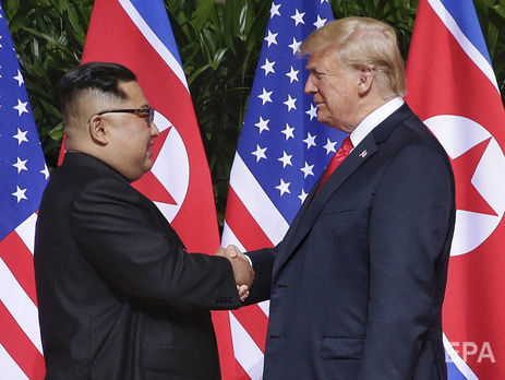 Перед ланчем с Ким Чен Ыном Трамп попросил сфотографировать их 