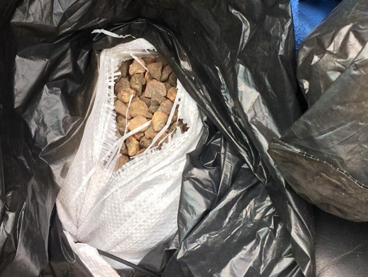 В Ровенской области патрульные обнаружили у нарушившего правила водителя около 134 кг янтаря
