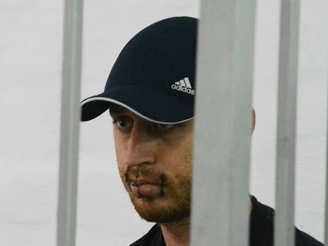 ﻿У Миколаєві підсудний зашив собі рот. Відео