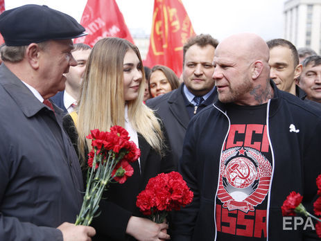 В апреле 2016 года Монсон заявил, что хочет вступить в Коммунистическую партию России