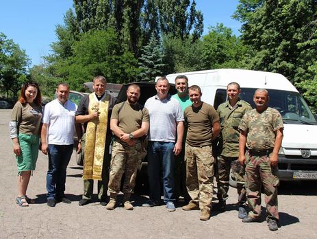 ﻿Львівські волонтери показали військовим на Донбасі фотовиставку 