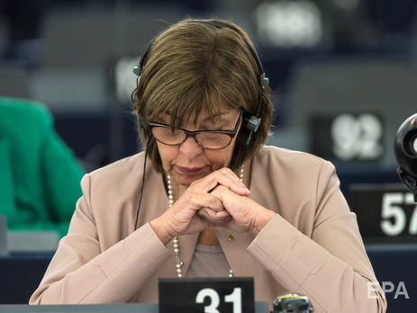 ﻿Порошенко сказав, що наступного тижня презентує законопроект про рівні права, зокрема і про захист прав ЛГБТ-спільноти – євродепутат Гармс