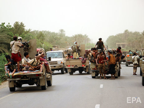 ﻿Арабська коаліція відбила в хуситів аеропорт Ходейда в Ємені і веде бої за взяття міста