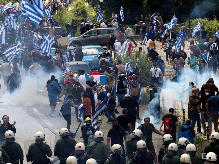 ﻿У Греції почалися протести і сутички через підписання угоди з Македонією