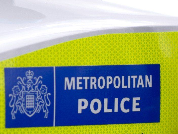 Причиной небольшого взрыва в метро Лондона могло стать короткое замыкание в аккумуляторе – полиция