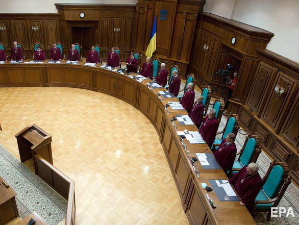 ﻿Конституційний Суд України визнав конституційним законопроект Порошенка про скасування депутатської недоторканності