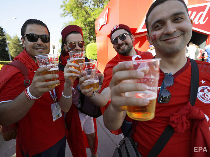 На чемпионате мира по футболу в России болельщикам не хватает пива – СМИ