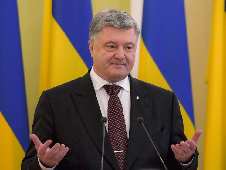 ﻿Кількість держслужбовців в Україні протягом трьох років зменшилася на 20% – Порошенко