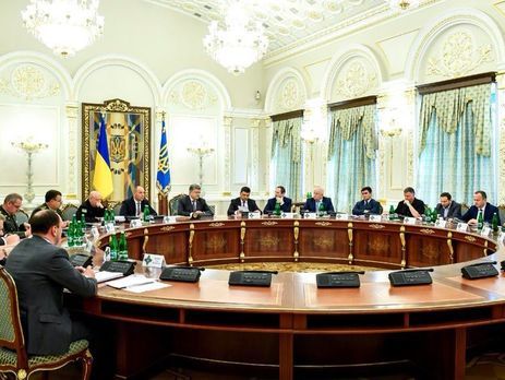21 червня Порошенко ввів у дію рішення РНБО