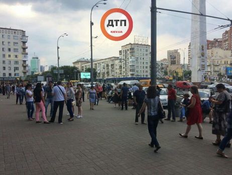 В Киеве эвакуировали 700 человек из помещения бизнес-центра – полиция