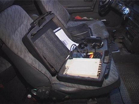 ﻿У кабінетах суддів Маріуполя виявили апаратуру для прослуховування і приховані відеокамери