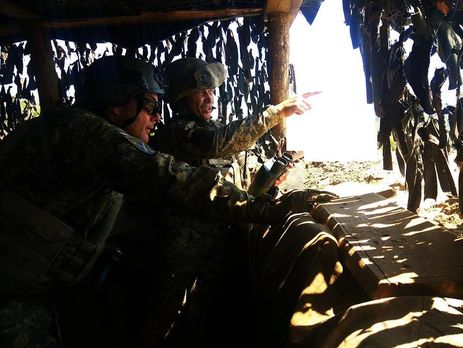 За сутки на Донбассе ранены четверо украинских военных – штаб операции Объединенных сил