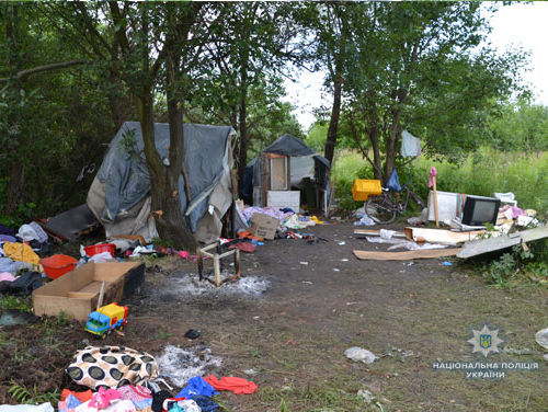 ﻿На табір ромів у Львові напали учасники неонацистського угруповання "Твереза і зла молодь" – ЗМІ