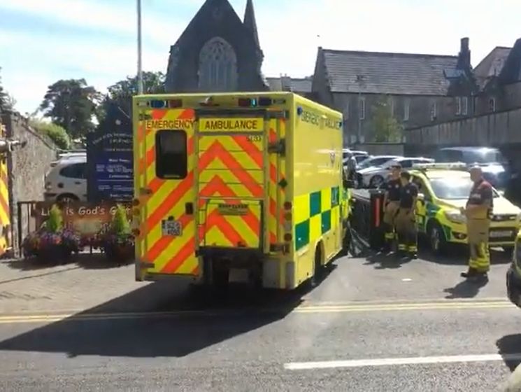 ﻿ У Дубліні автомобіль наїхав на людей біля церкви, семеро постраждалих