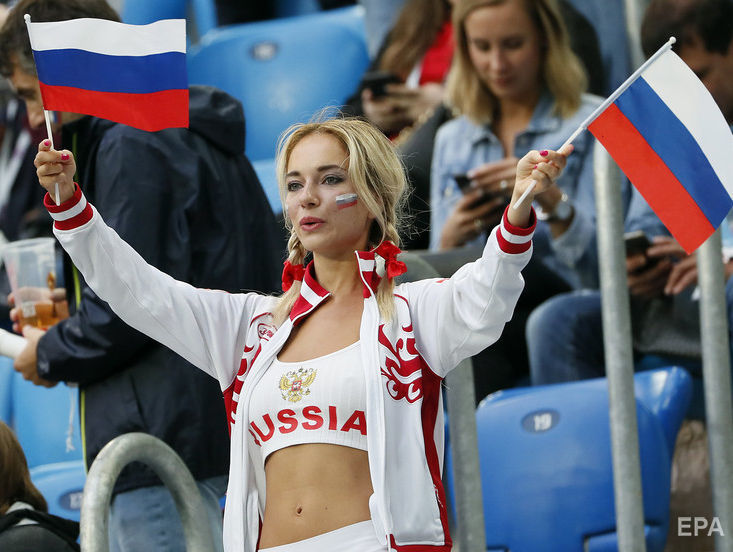 ﻿Російська вболівальниця, чиї фото використовували у промоматеріалах ЧС 2018, виявилася порноактрисою