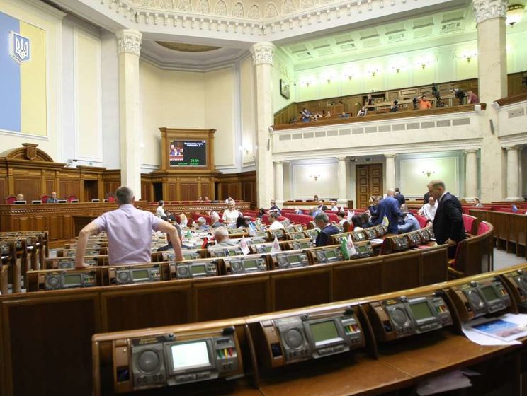 Правозащитники заявили, что законопроект, разрешающий блокировать сайты без решения суда, вводит цензуру в интернете и противоречит Конституции Украины