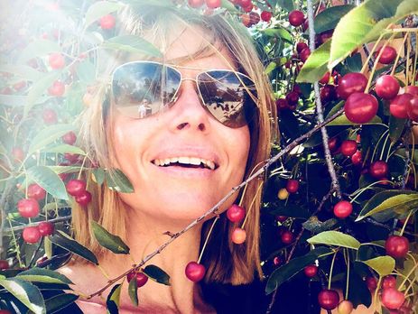 Толкалина показала, как ныряет в воду