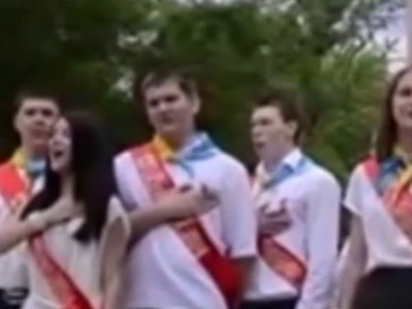 СМИ: От ялтинских школьников требуют письменные объяснения за исполнение гимна Украины