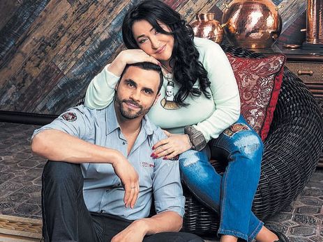 Лолита поделилась портретным снимком мужа