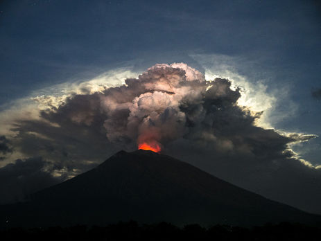 ﻿На Балі сталося виверження вулкана Агунг. Фоторепортаж