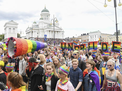 В Хельсинки на гей-парад вышло 100 тыс. участников. Фоторепортаж