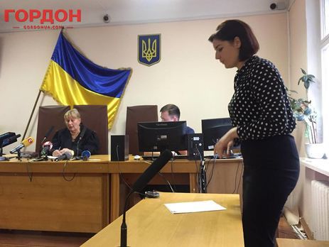 Прокурор Юлия Малашич попросила предоставить Крысину госадвоката, суд удовлетворил ходатайство