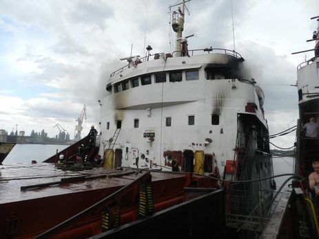 На судостроительном заводе в Херсоне горело судно – ГСЧС