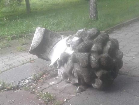 ﻿У поліції пояснили пошкодження бюста Пушкіна в Золочеві природними причинами