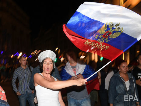 В Германии задержали мужчину, праздновавшего победу России с автоматом Калашникова