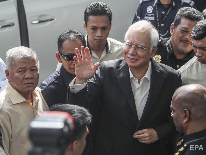 ﻿У Малайзії за підозрою в корупції затримали колишнього прем'єр-міністра країни